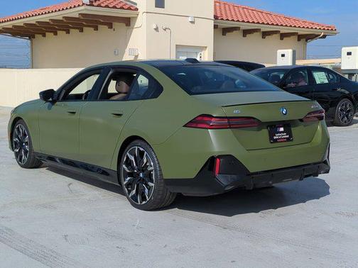 2025 BMW i5 M60