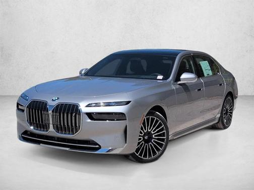 Space Silver 2026 BMW i7 XDrive60