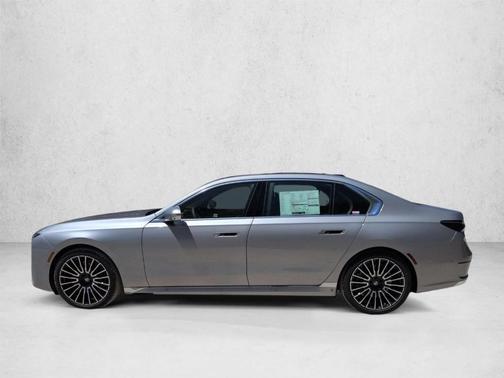 Space Silver 2026 BMW i7 XDrive60