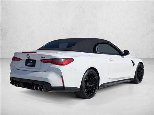 Alpine White 2022 BMW M4 Competition xDrive