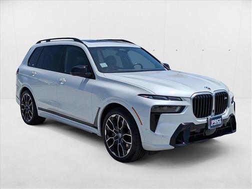 2023 BMW X7 M60i