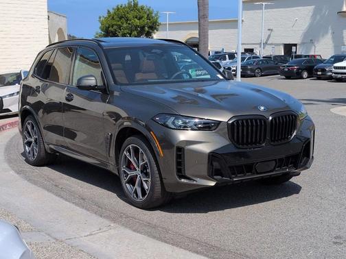 Manhattan Green Metallic 2026 BMW X5 PHEV xDrive50e