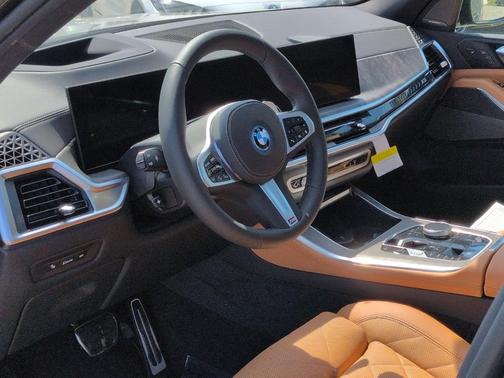 Manhattan Green Metallic 2026 BMW X5 PHEV xDrive50e