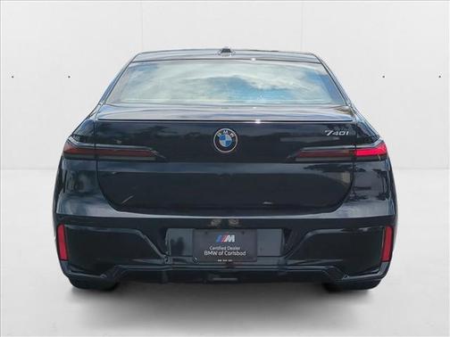 2025 BMW 740 i
