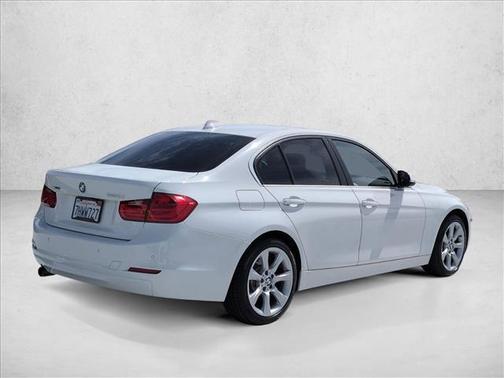 Alpine White 2015 BMW 320 i xDrive