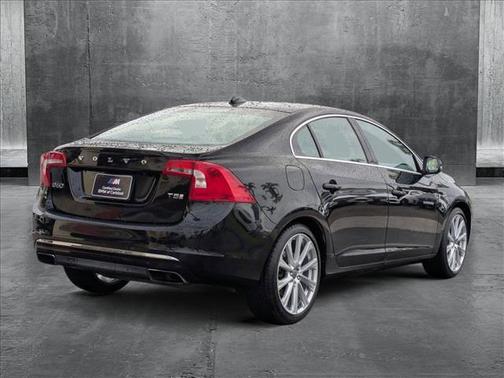 2016 Volvo S60 T5 Inscription Drive-E Platinum