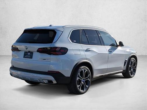 Mineral White Metallic 2026 BMW X5 xDrive40i