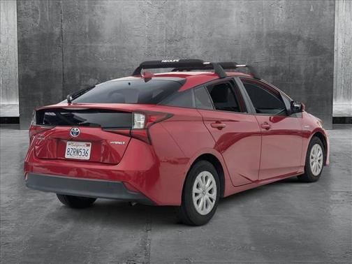 2022 Toyota Prius LE