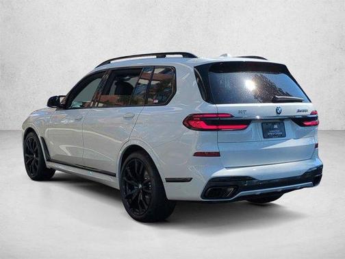 Alpine White 2026 BMW X7 M60i