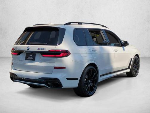 Alpine White 2026 BMW X7 M60i