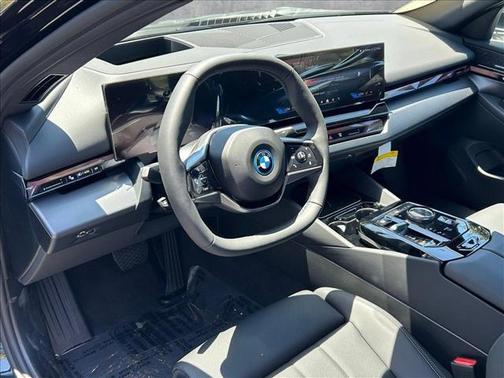 2025 BMW i5 eDrive40