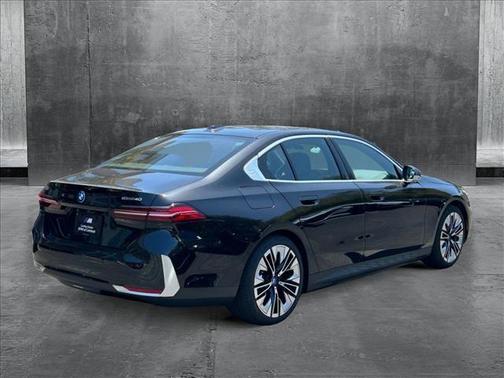 2025 BMW i5 eDrive40