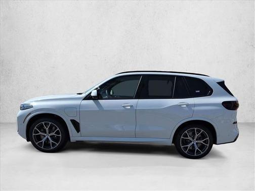 Alpine White 2026 BMW X5 PHEV xDrive50e
