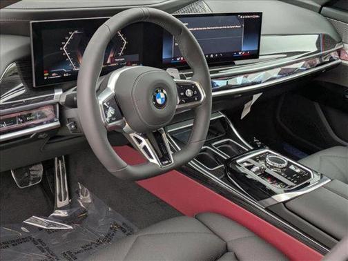 2025 BMW 740 i