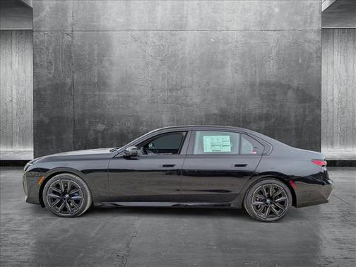 2025 BMW 740 i