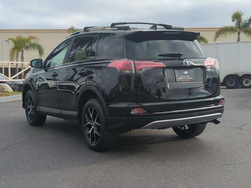 2017 Toyota RAV4 SE