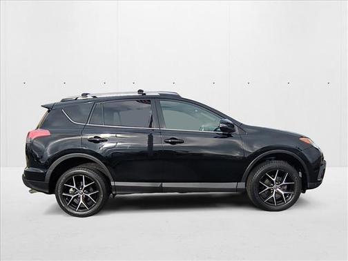 2017 Toyota RAV4 SE