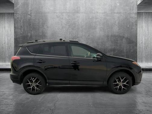 2017 Toyota RAV4 SE