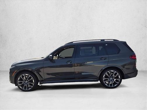 Gray Metallic 2026 BMW X7 xDrive40i