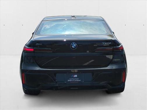 2025 BMW 750e xDrive