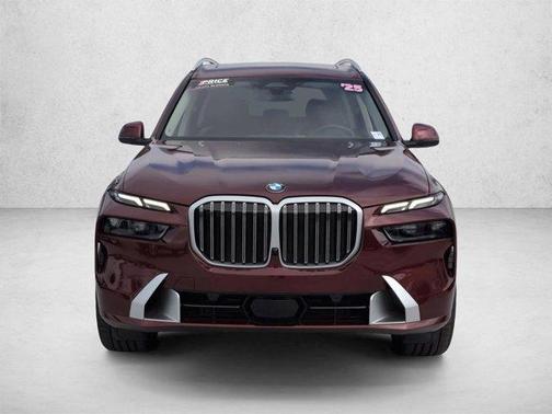 Aventurin Red Metallic 2025 BMW X7 xDrive40i