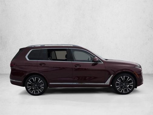 Aventurin Red Metallic 2025 BMW X7 xDrive40i
