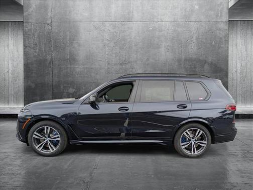 2025 BMW X7 M60i