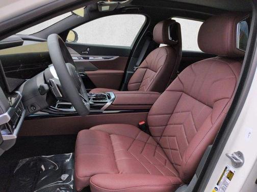 Alpine White 2026 BMW i7 EDrive50