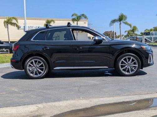 Mythos Black Metallic 2022 Audi SQ5 3.0T Premium Plus