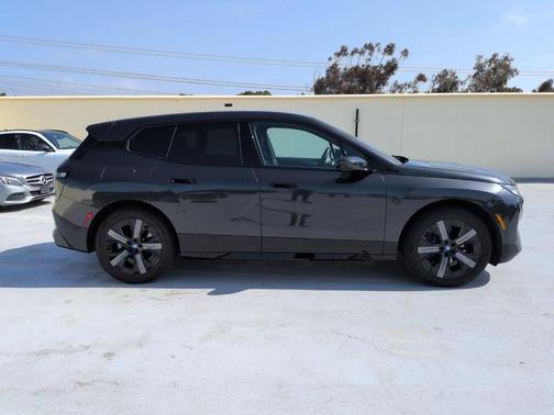 Dark Graphite Metallic 2024 BMW iX xDrive50
