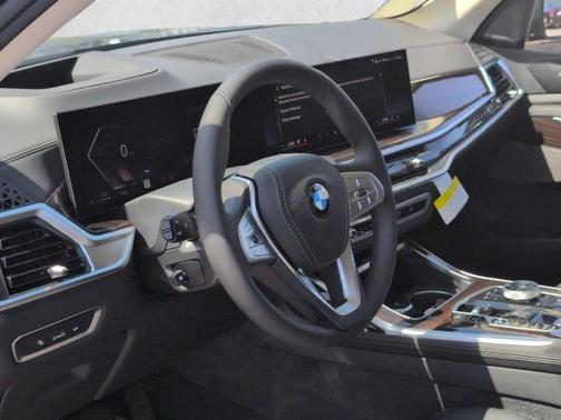 Black Sapphire Metallic 2026 BMW X7 xDrive40i