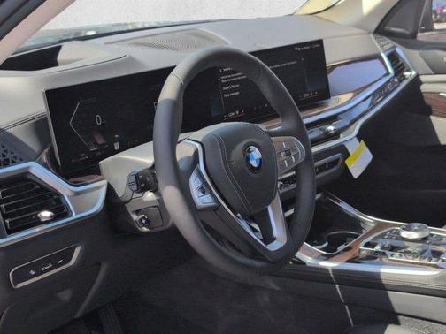 Black Sapphire Metallic 2026 BMW X7 xDrive40i