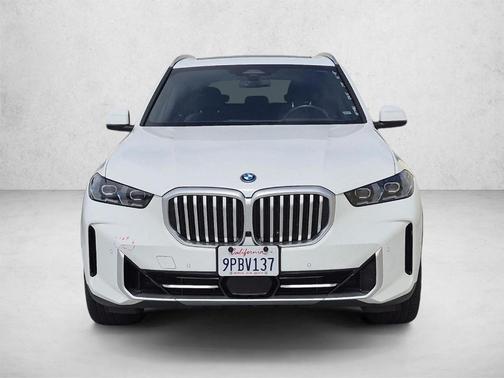 White 2025 BMW X5 PHEV xDrive50e