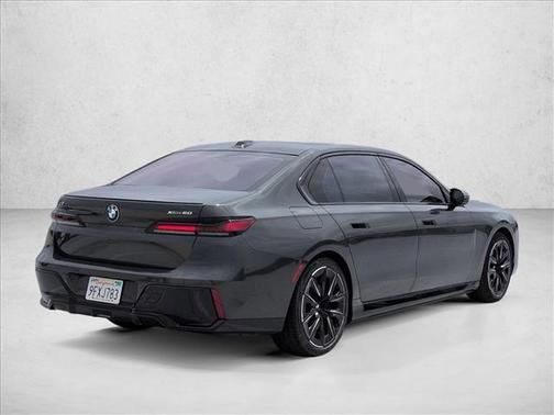 Gray Metallic 2023 BMW i7 xDrive60