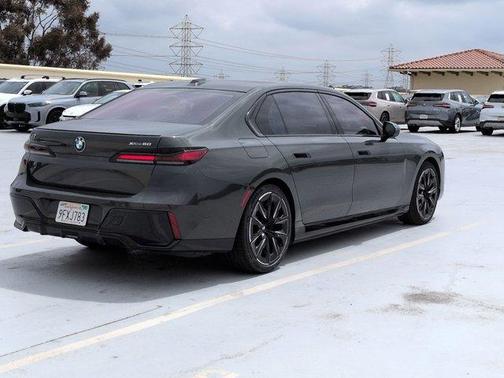 Gray Metallic 2023 BMW i7 xDrive60