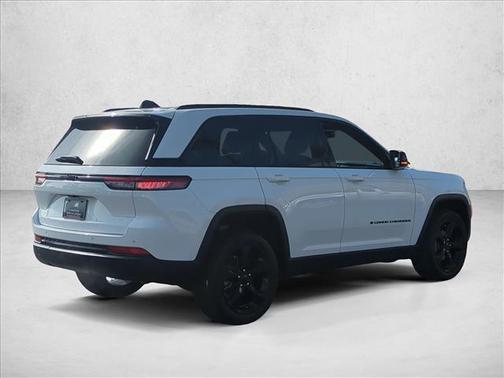 2022 Jeep Grand Cherokee Altitude