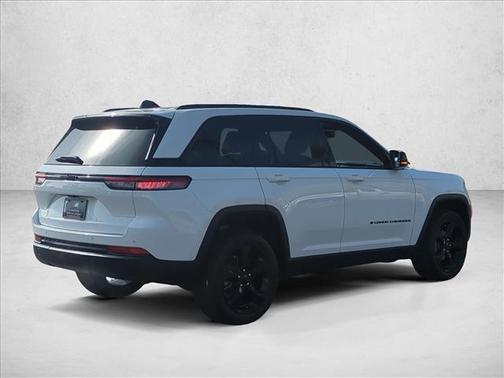 2022 Jeep Grand Cherokee Altitude