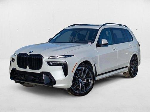 Mineral White Metallic 2026 BMW X7 xDrive40i