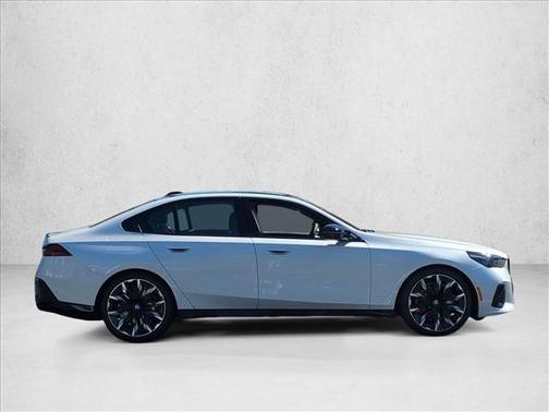 2025 BMW i5 M60