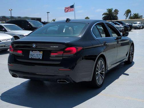 2021 BMW 530 i