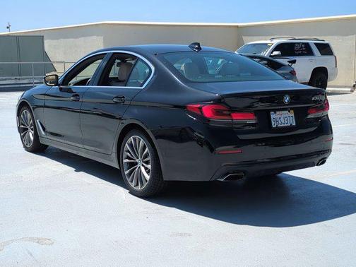 2021 BMW 530 i