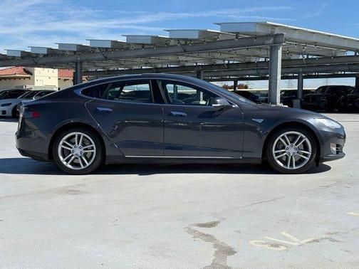 2015 Tesla Model S 90D