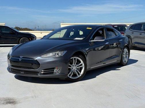 2015 Tesla Model S 90D
