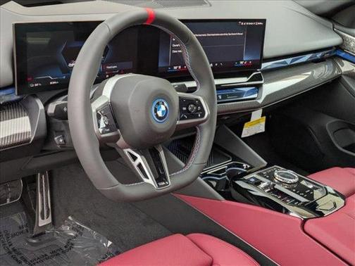 2025 BMW i5 M60