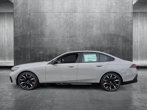 2025 BMW i5 M60