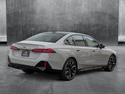 2025 BMW i5 M60