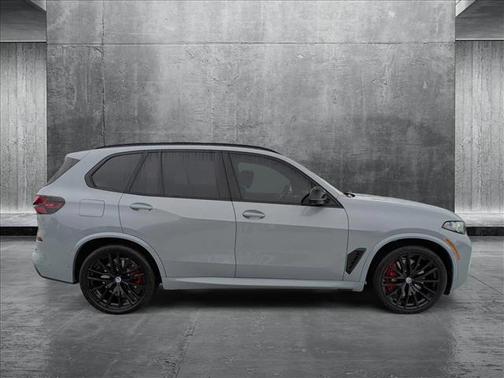 2024 BMW X5 M60i