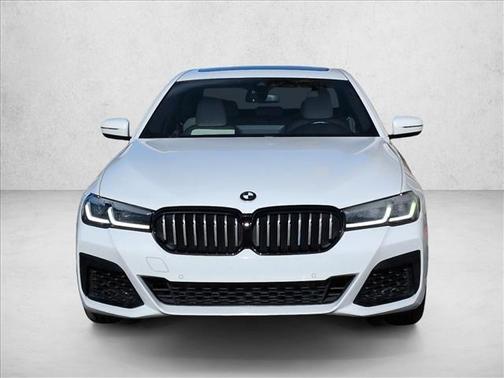 Alpine White 2022 BMW 540 i
