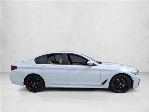 Alpine White 2022 BMW 540 i