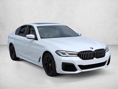 Alpine White 2022 BMW 540 i